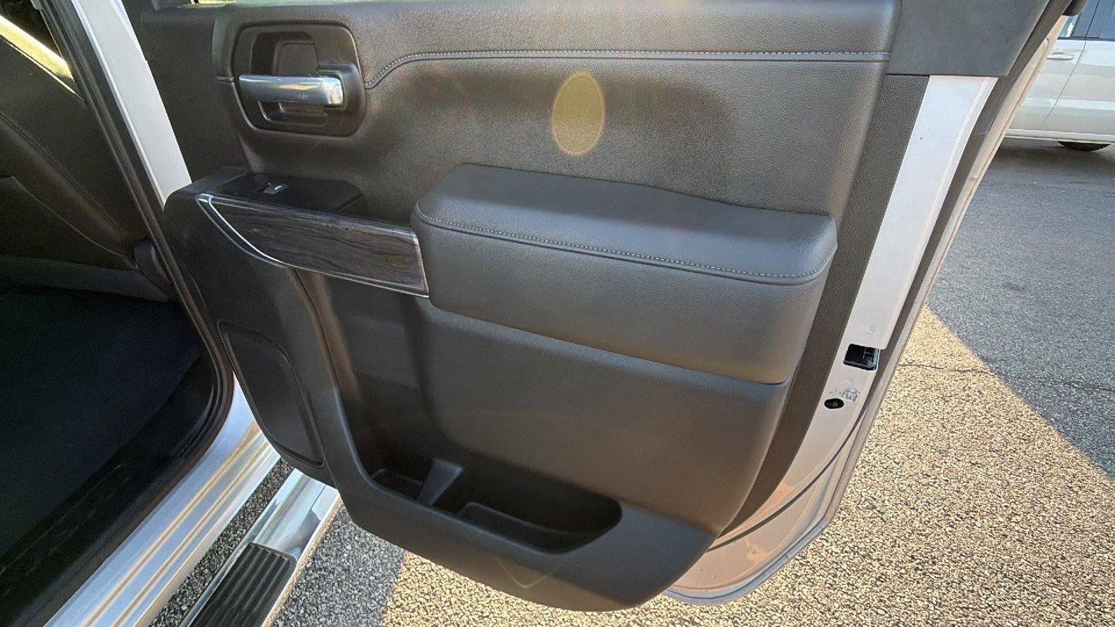 Used 2020 Chevrolet Silverado 3500 LTZ AWD/4WD image 19