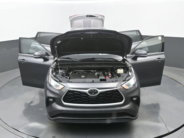 Used 2022 Toyota Highlander XLE image 35