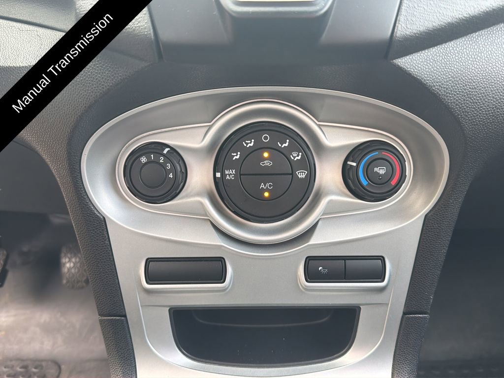 Used 2016 Ford Fiesta SE FWD image 31