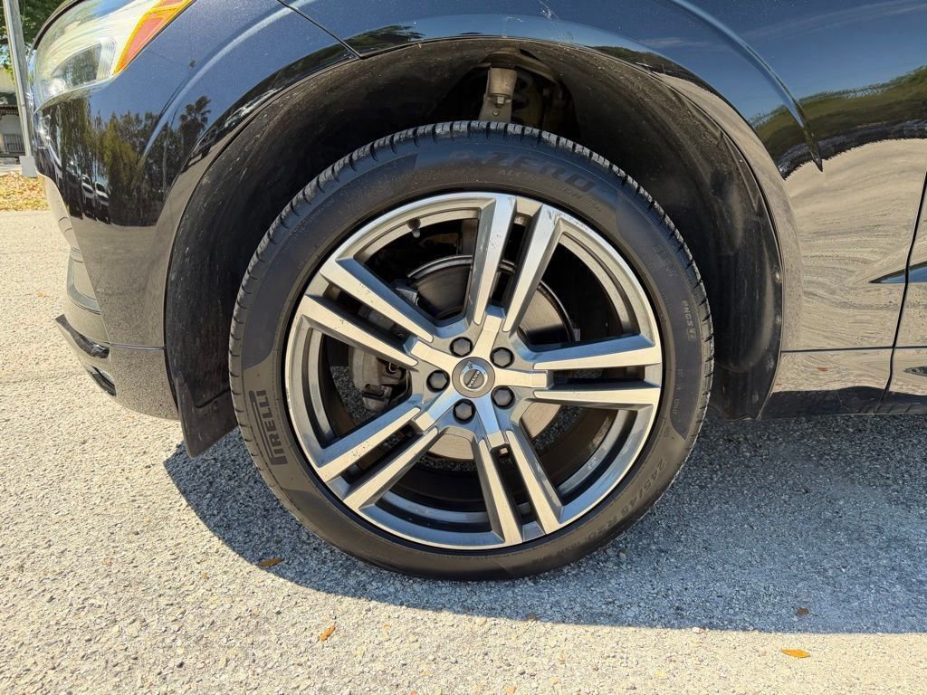 Used 2020 Volvo XC60 T5 Momentum image 9