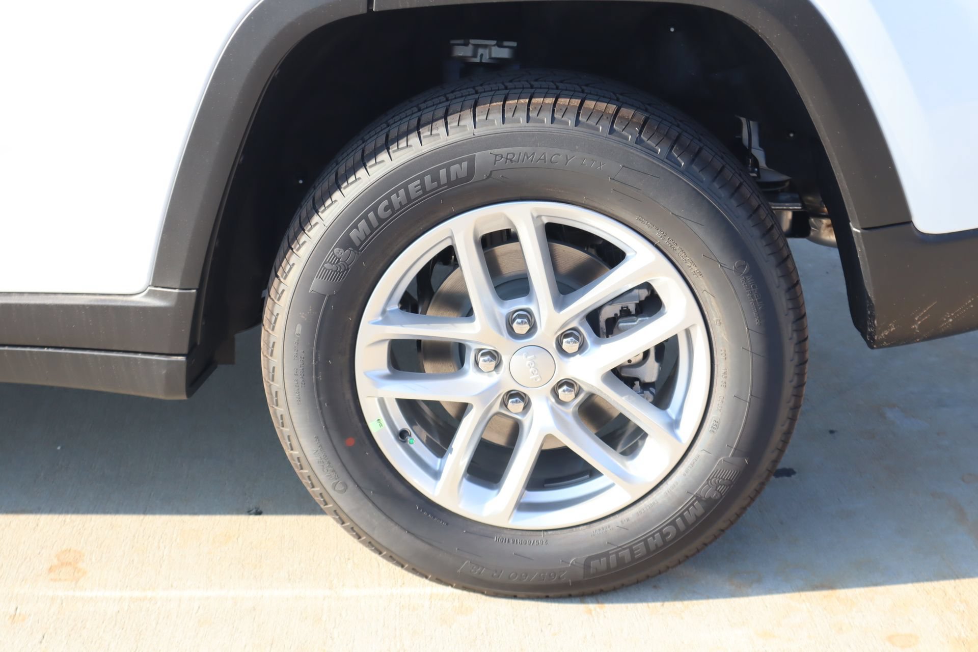 New 2026 Jeep Grand Cherokee Laredo AWD/4WD image 17