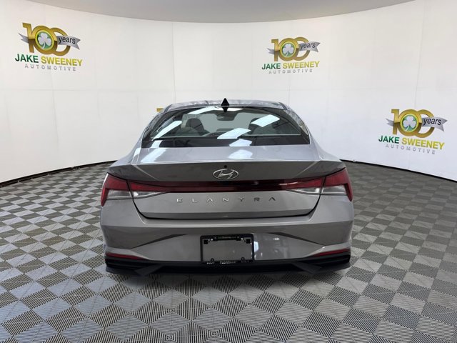 Used 2023 Hyundai Elantra SEL w/ Cargo Package FWD image 9