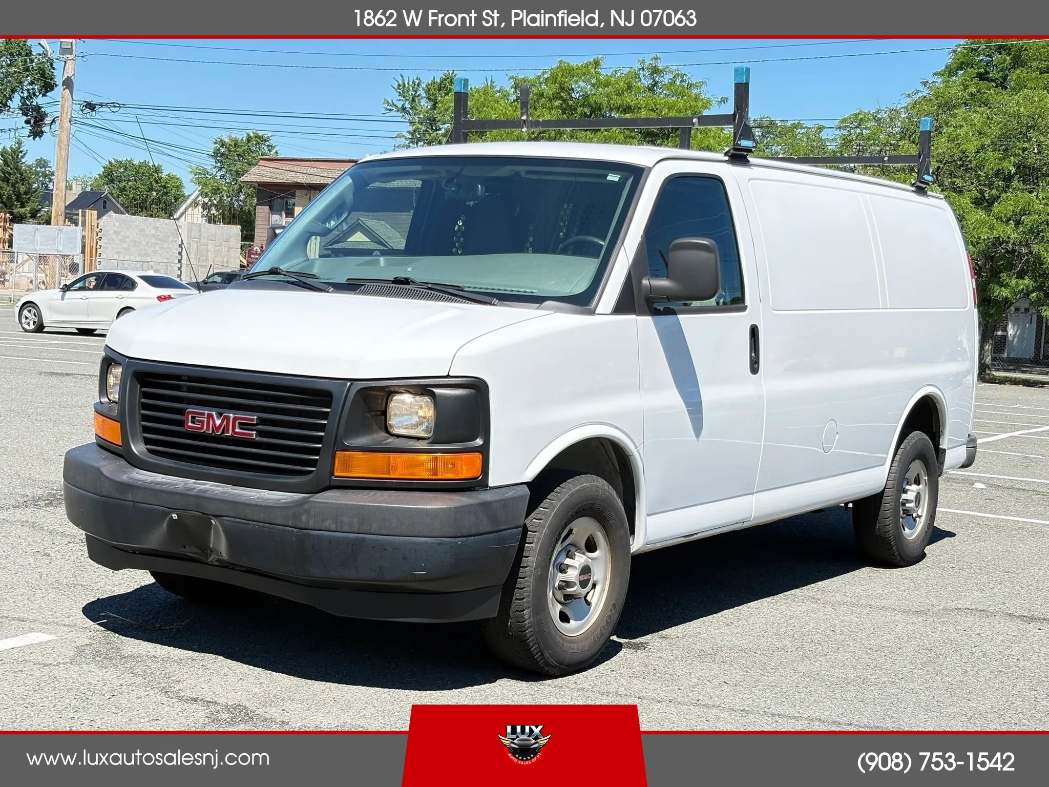 Used 2017 GMC Savana 2500 RWD image 2