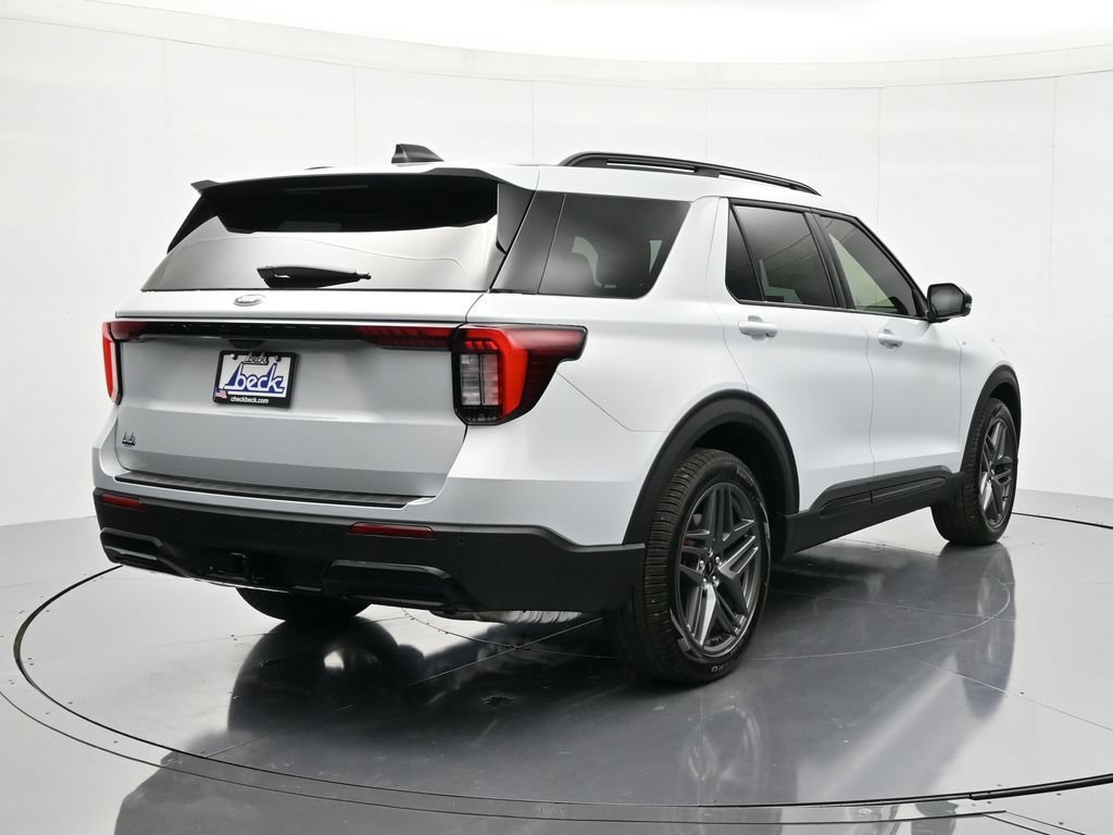 New 2026 Ford Explorer ST-Line w/ ST-Line Street Pack RWD image 5