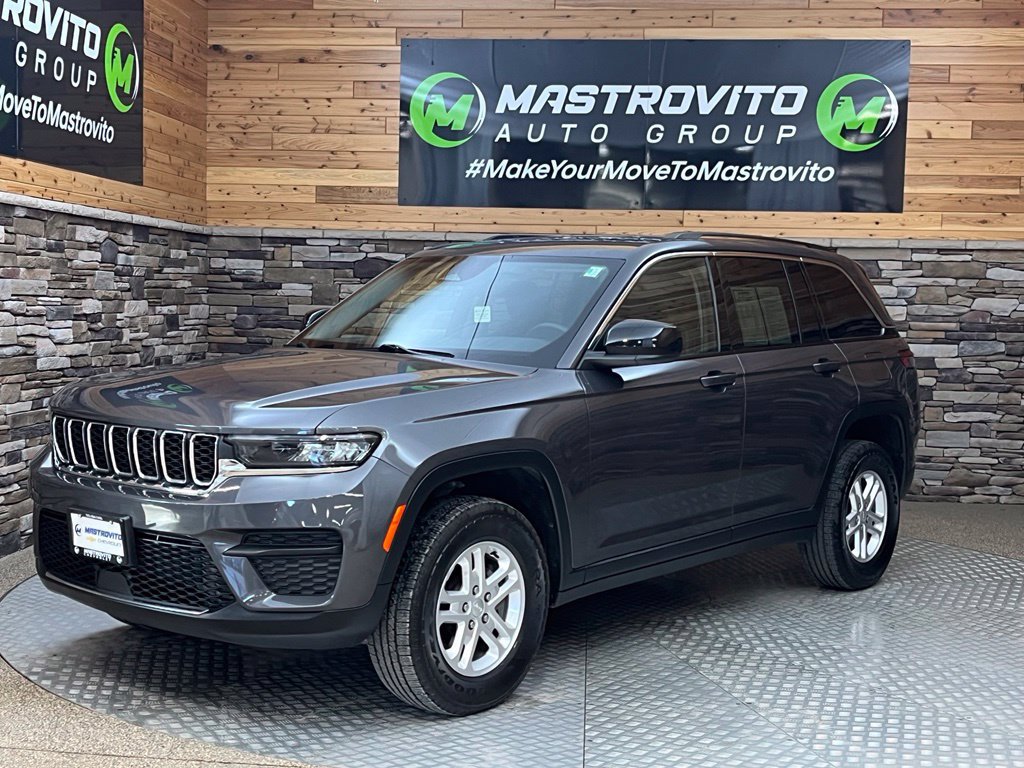 Used 2023 Jeep Grand Cherokee Laredo w/ Luxury Tech Group I AWD/4WD image 7