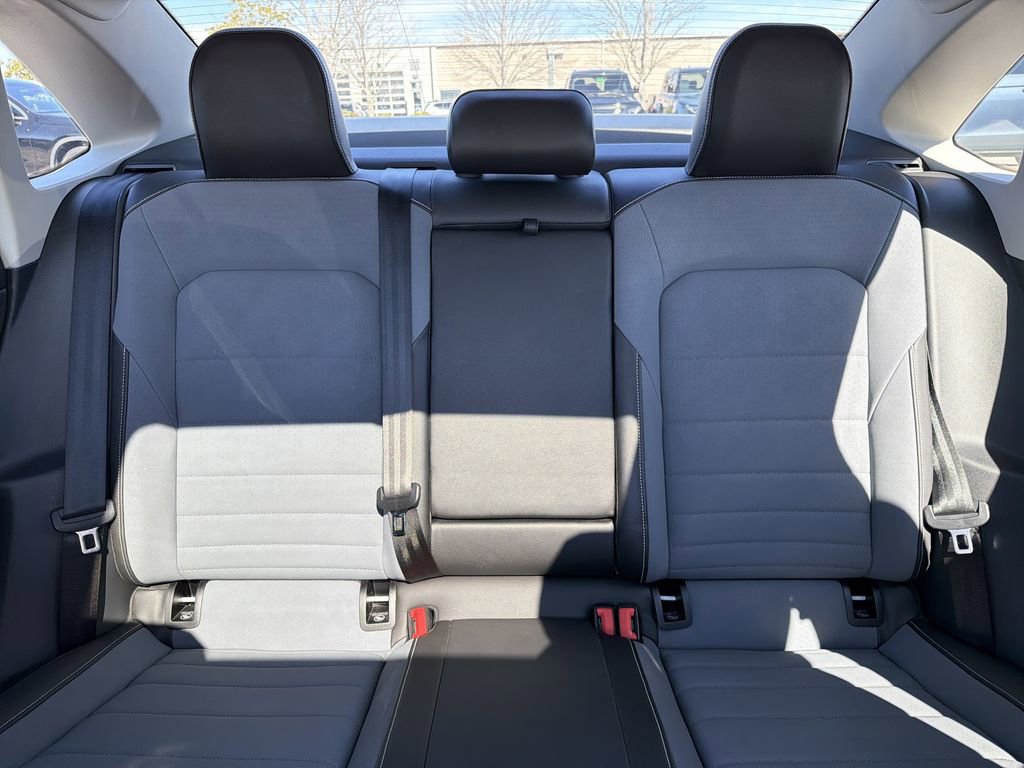 Used 2025 Volkswagen Jetta SE image 29