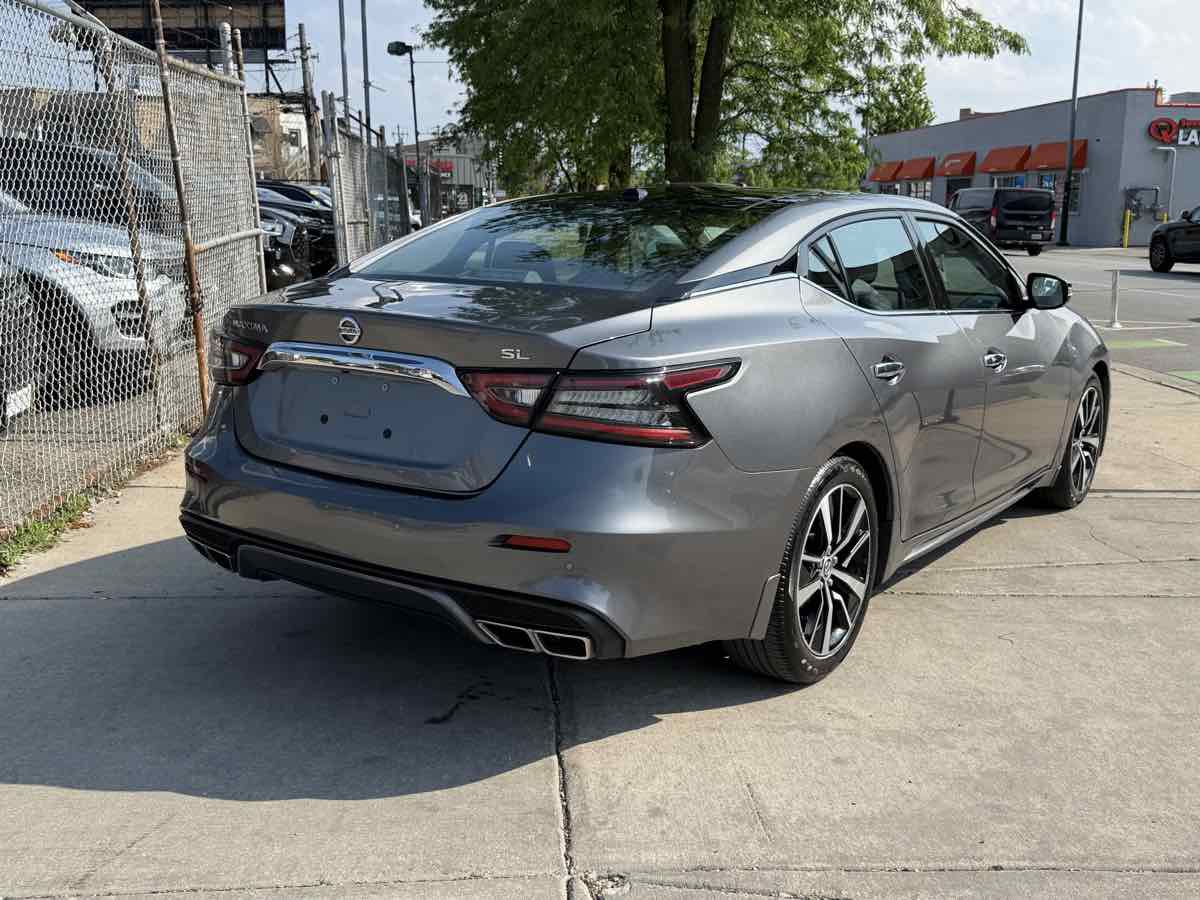 Used 2022 Nissan Maxima SL FWD image 5