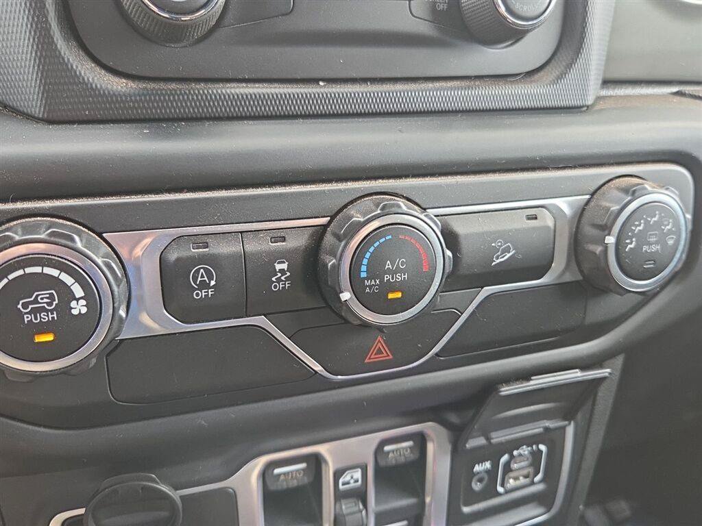 Used 2018 Jeep Wrangler Unlimited Sport S AWD/4WD image 10