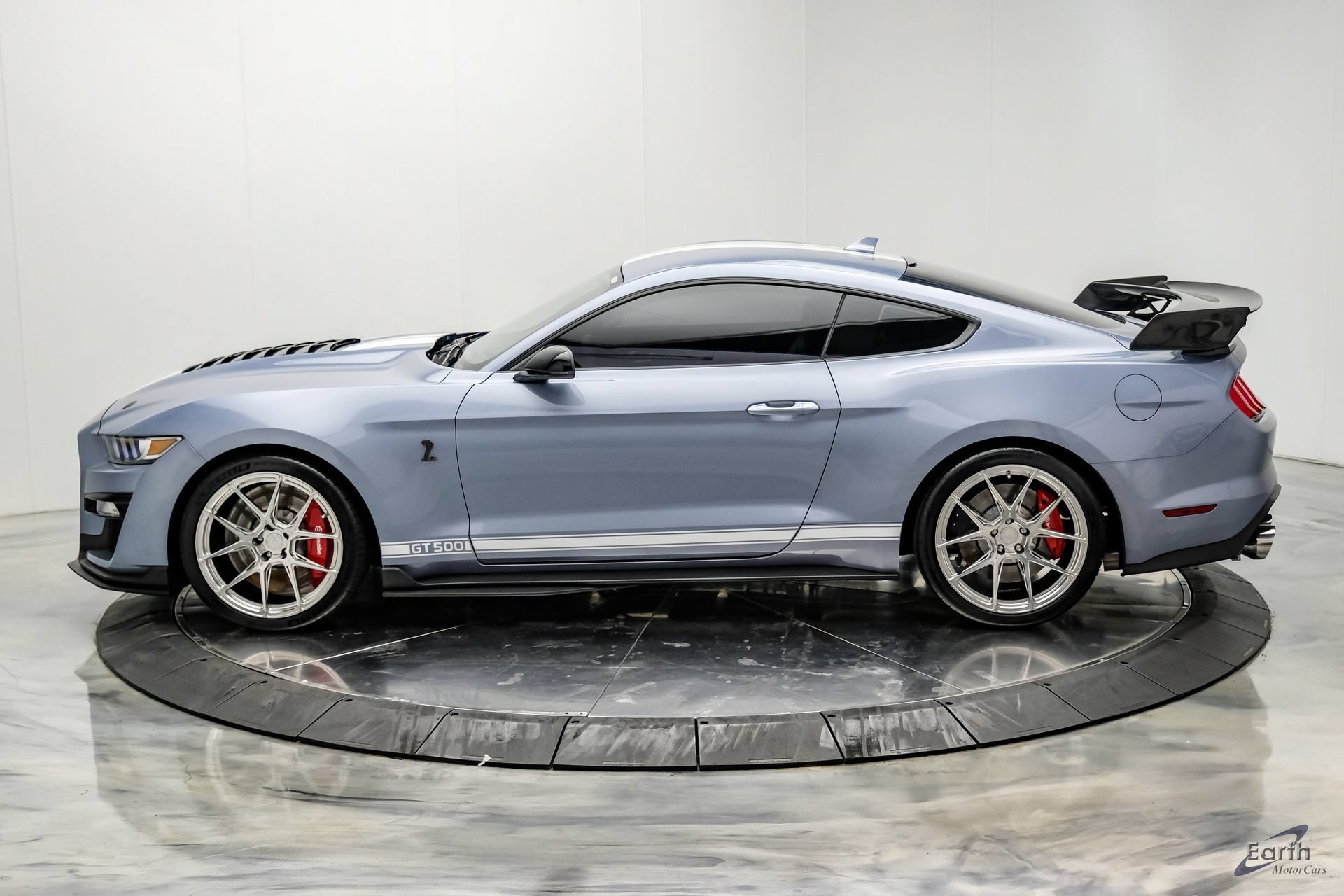Used 2022 Ford Mustang Shelby GT500 w/ Technology Package RWD image 9