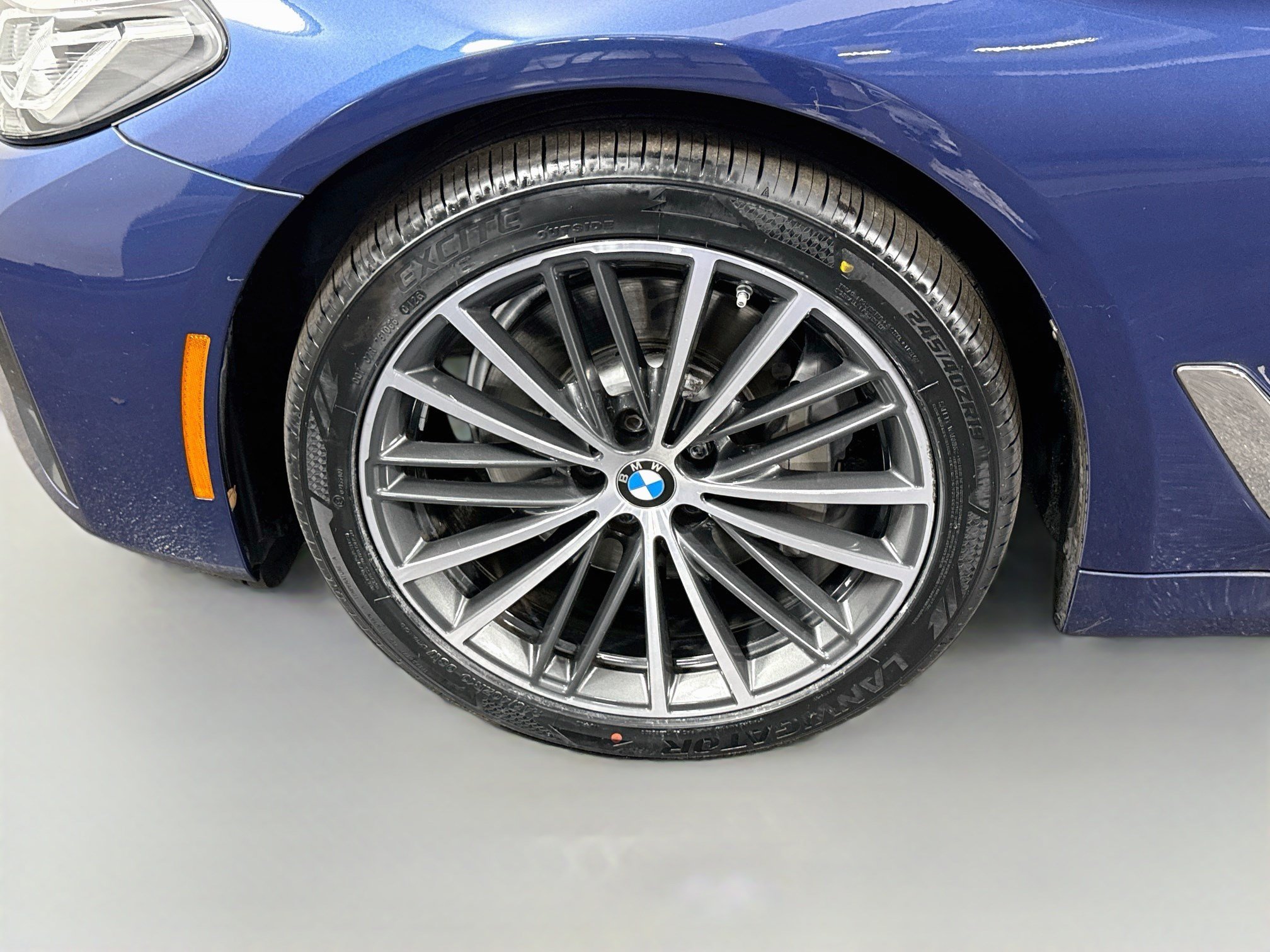 Used 2023 BMW 530i w/ Premium Package RWD image 38