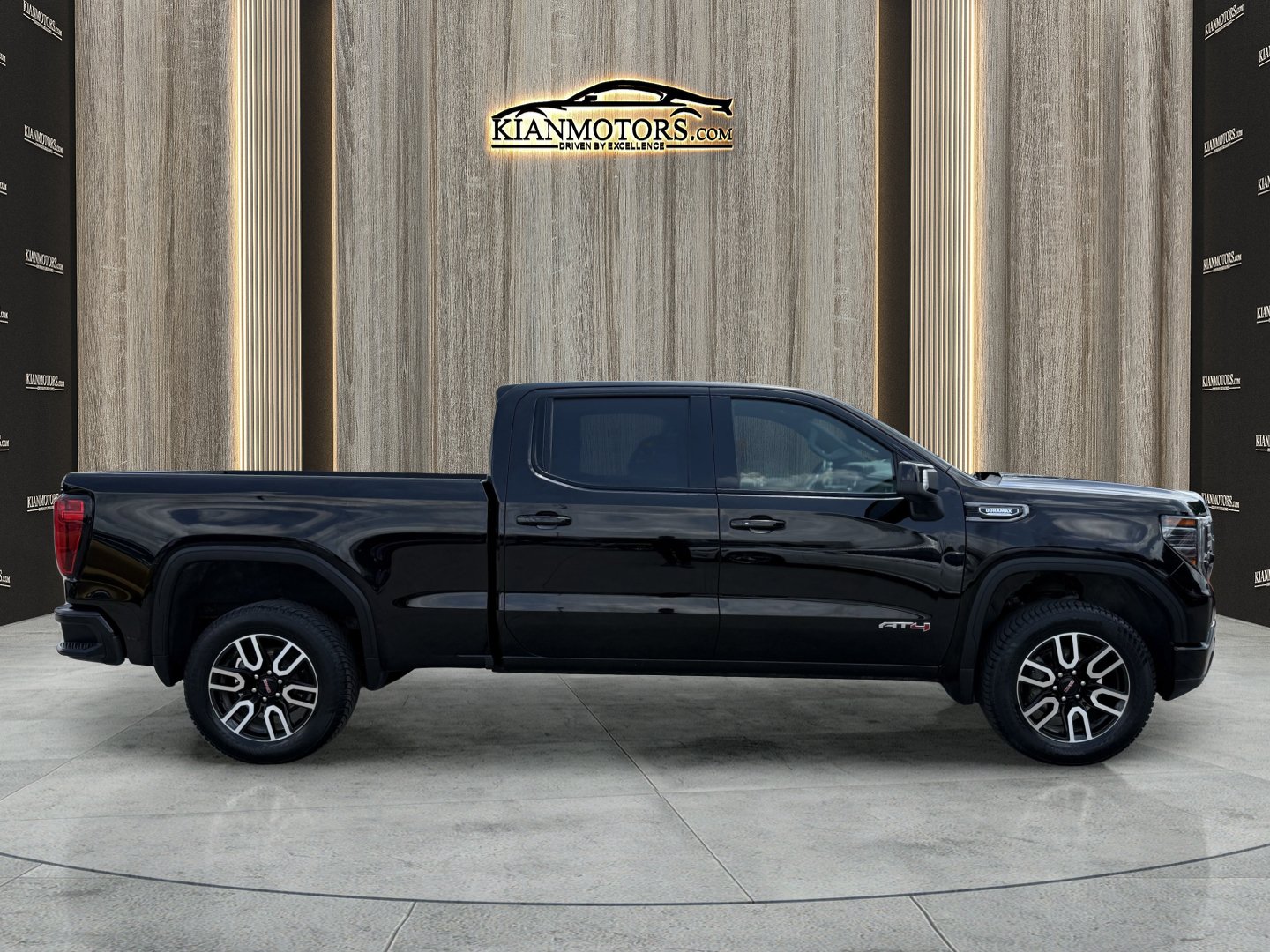 Used 2024 GMC Sierra 1500 AT4 AWD/4WD image 9