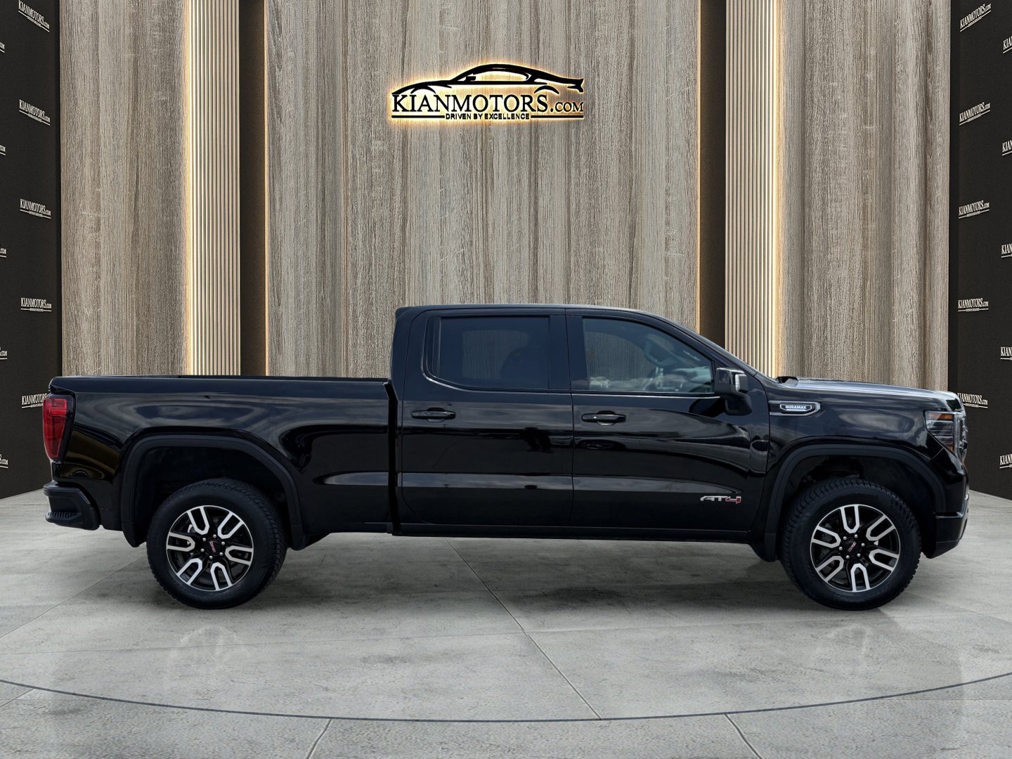 Used 2024 GMC Sierra 1500 AT4 image 9