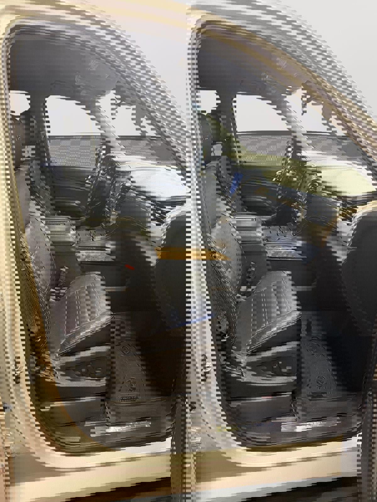 Used 2016 GMC Yukon XL Denali image 12