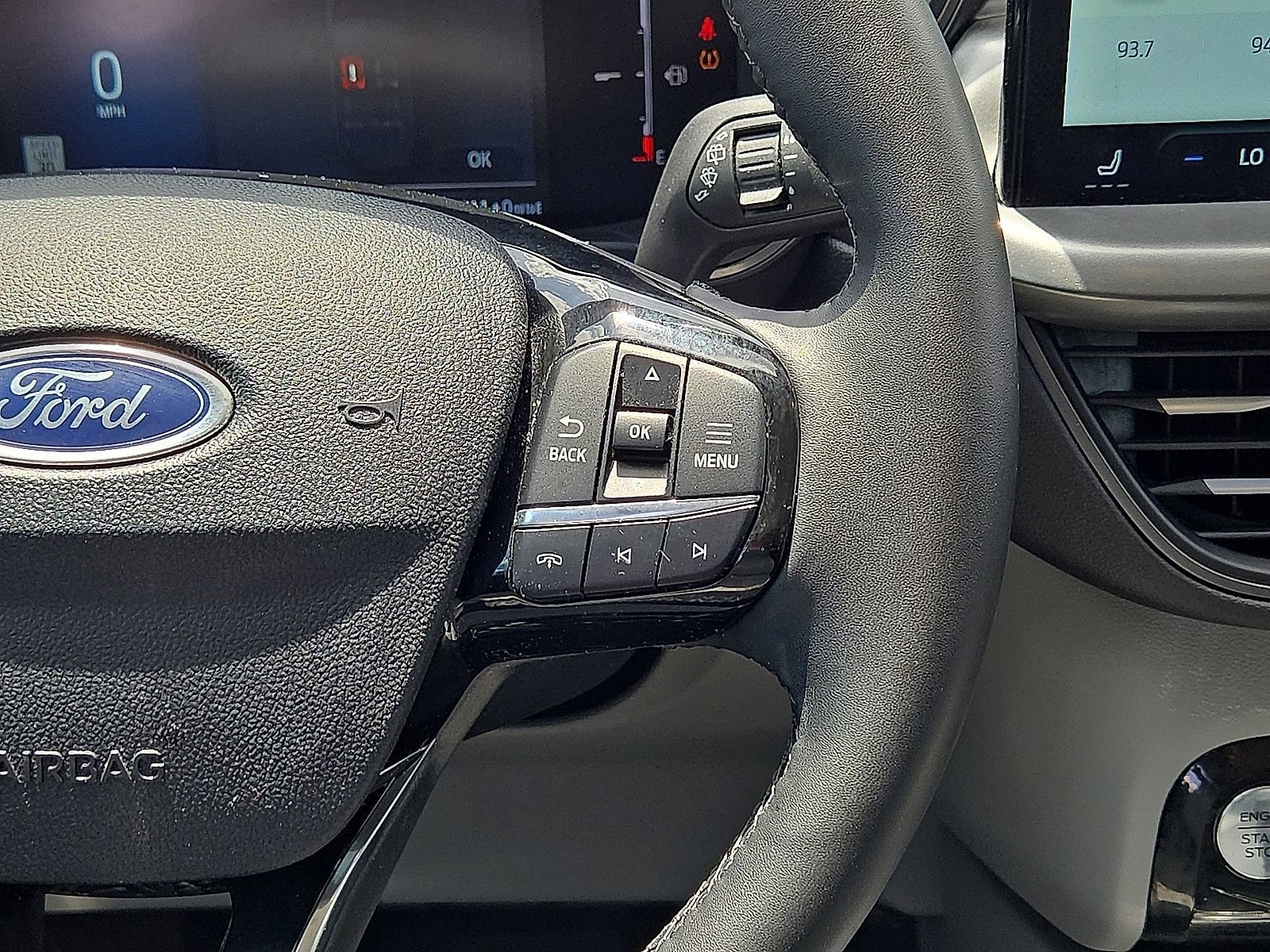 Used 2025 Ford Escape SE FWD image 20