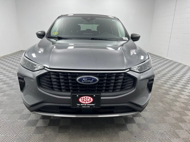 Used 2024 Ford Escape Active AWD/4WD image 3