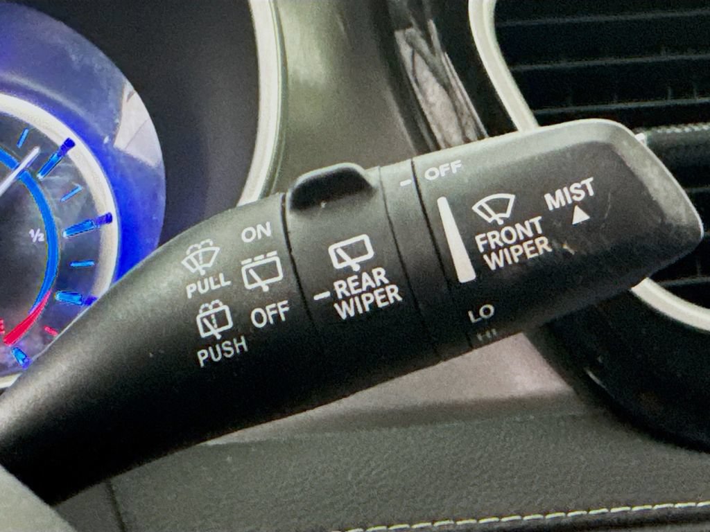 Used 2022 Chrysler Pacifica Touring-L FWD image 14
