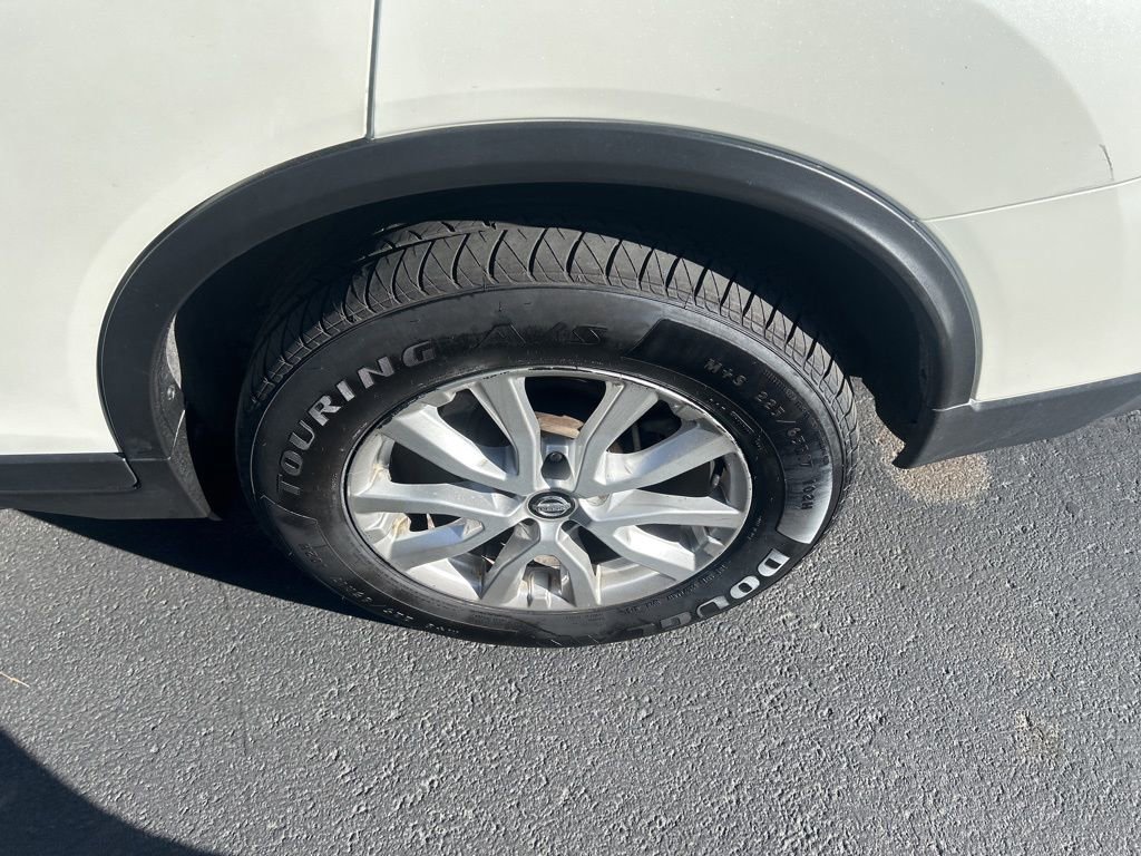 Used 2017 Nissan Rogue SV image 21