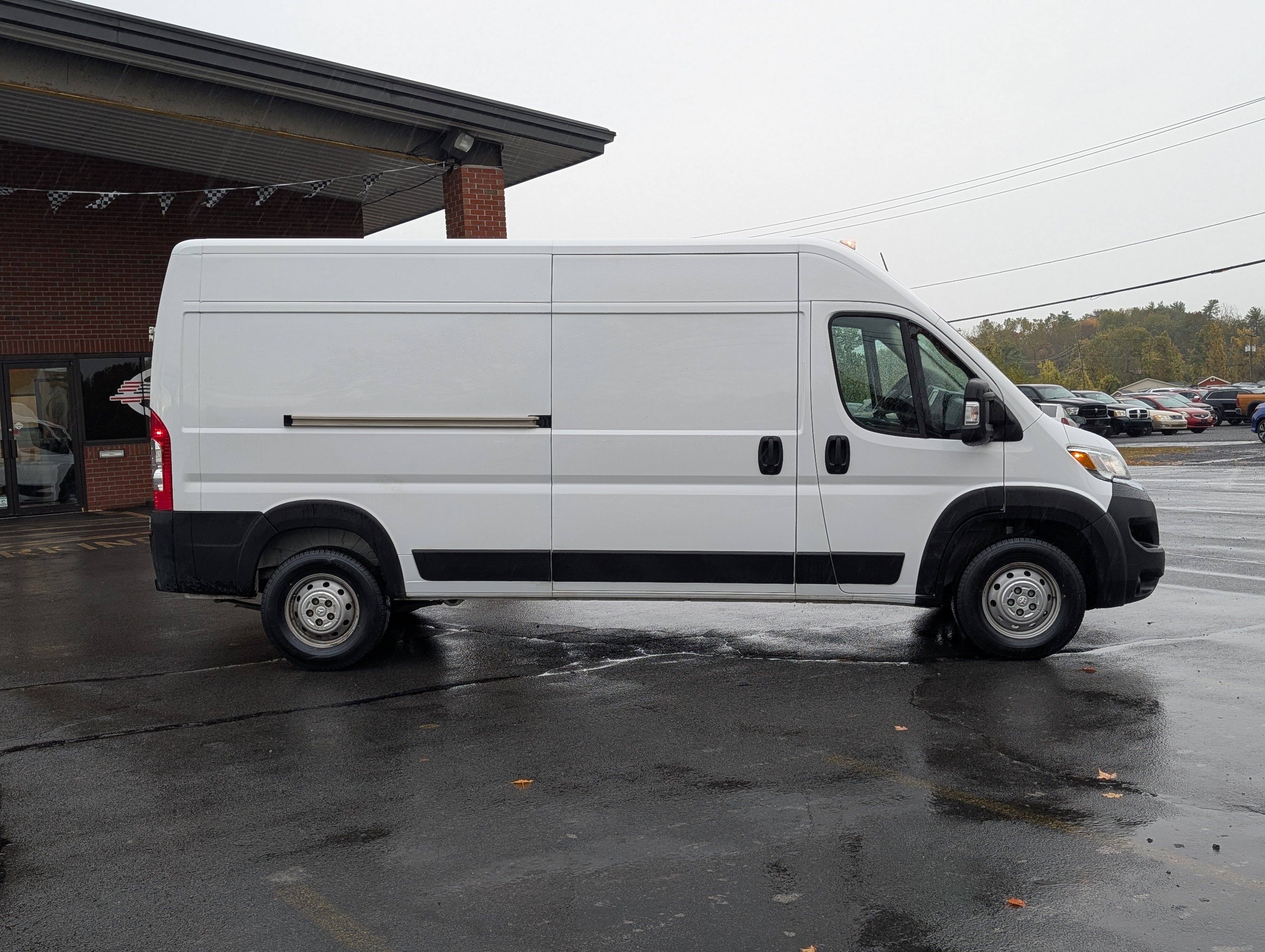 Used 2023 RAM ProMaster 2500 w/ Premium Appearance Group image 11