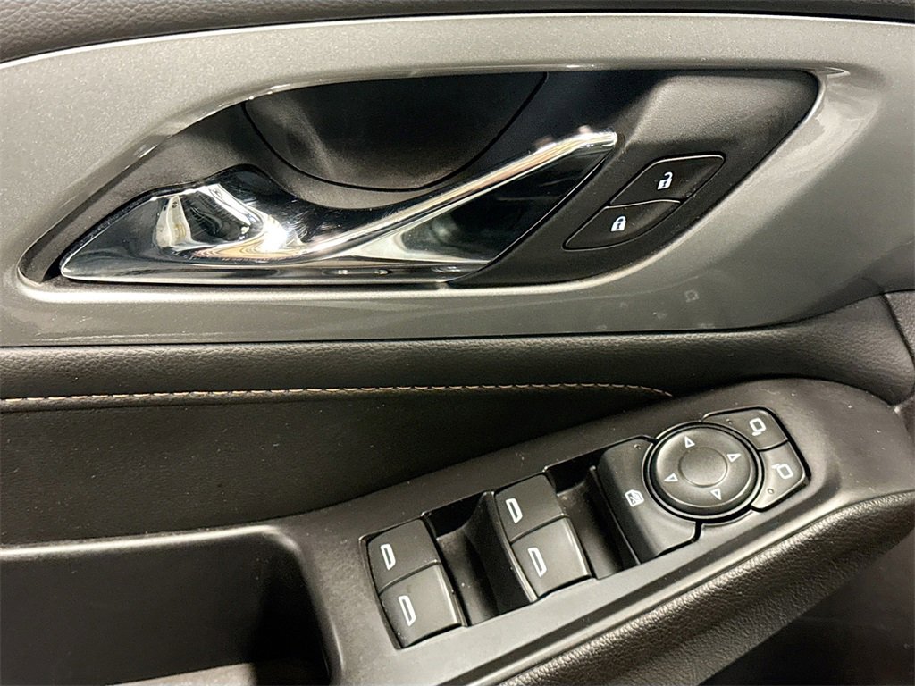 Used 2021 Chevrolet Traverse LS image 16