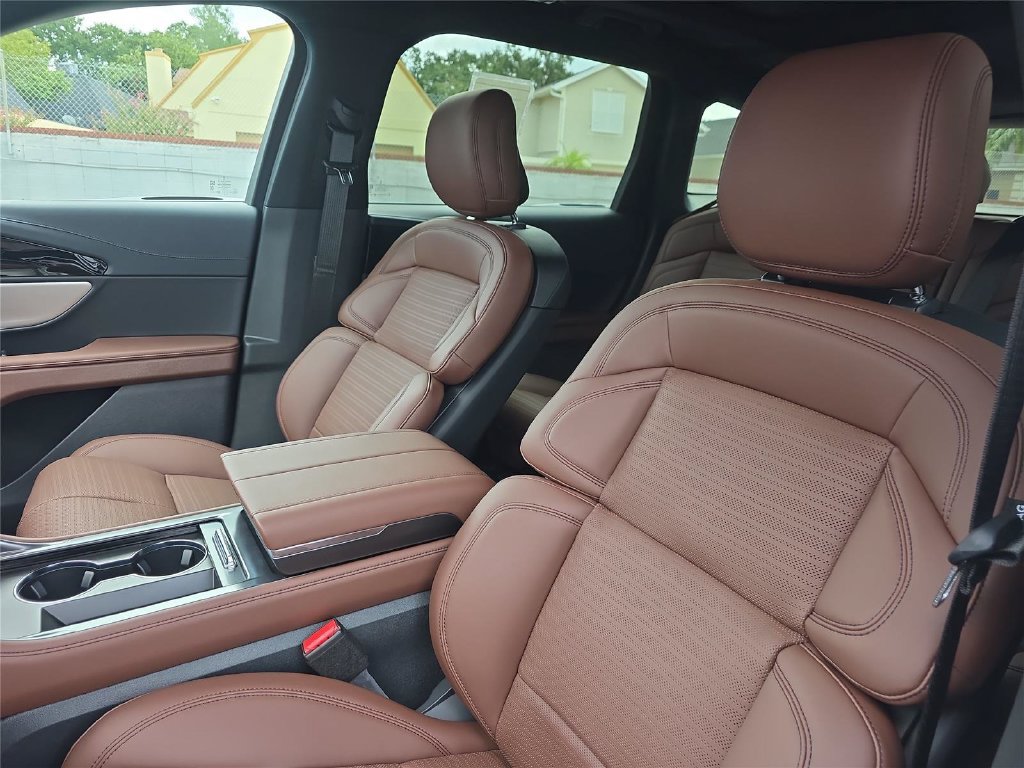 New 2026 Lincoln Nautilus Reserve AWD/4WD image 16