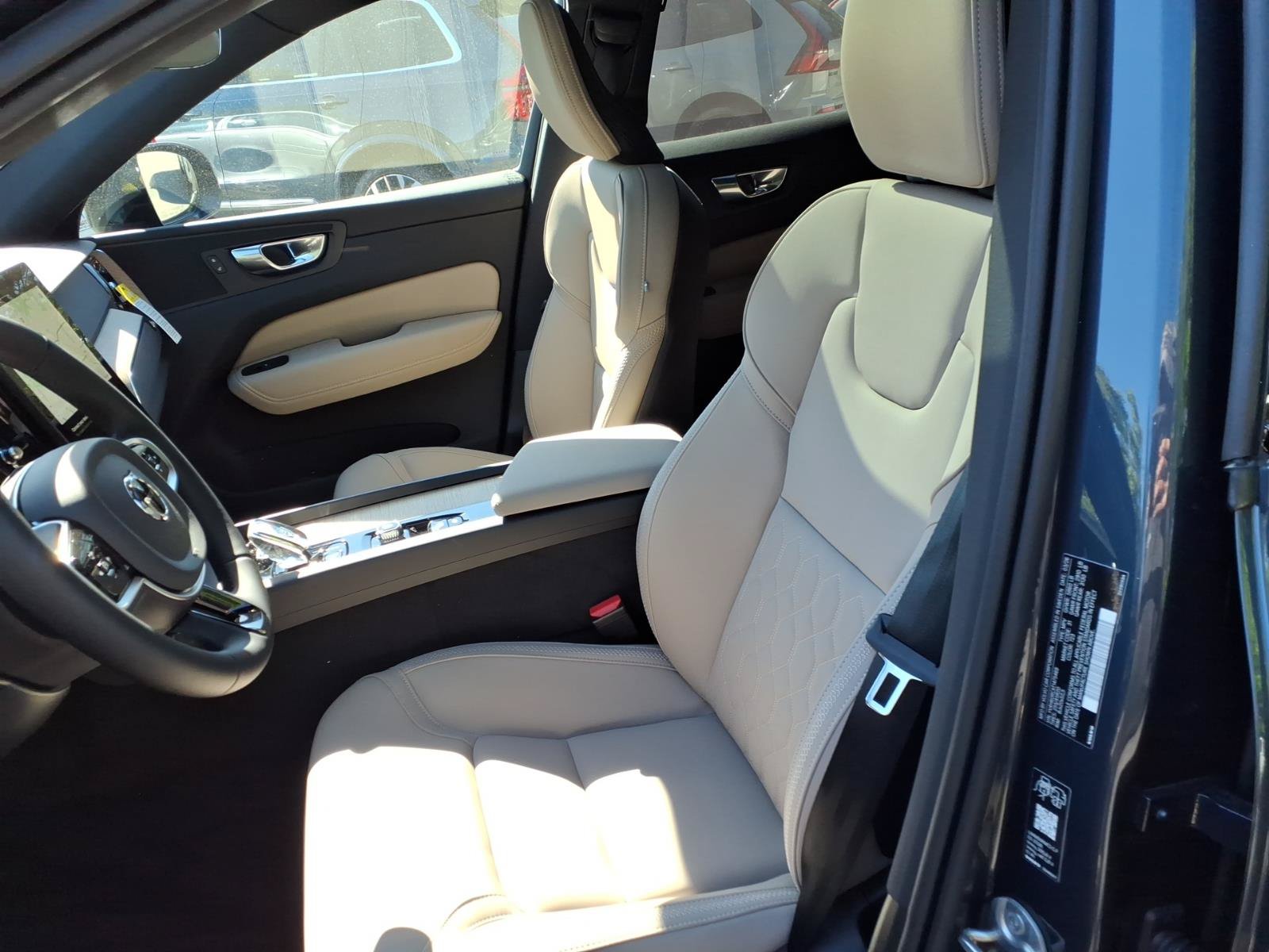 New 2026 Volvo XC60 T8 Plus w/ Protection Package Premier AWD/4WD image 15