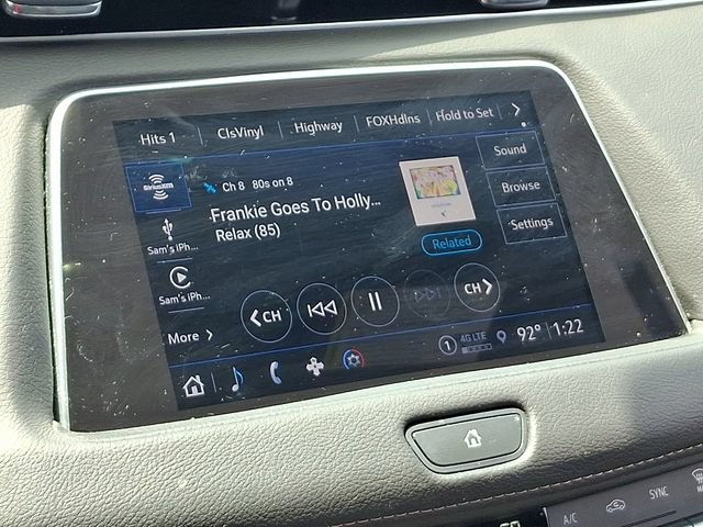Used 2023 Cadillac XT4 Luxury w/ Cold Weather Package AWD/4WD image 16
