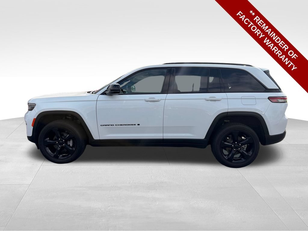 Used 2024 Jeep Grand Cherokee Altitude AWD/4WD image 2