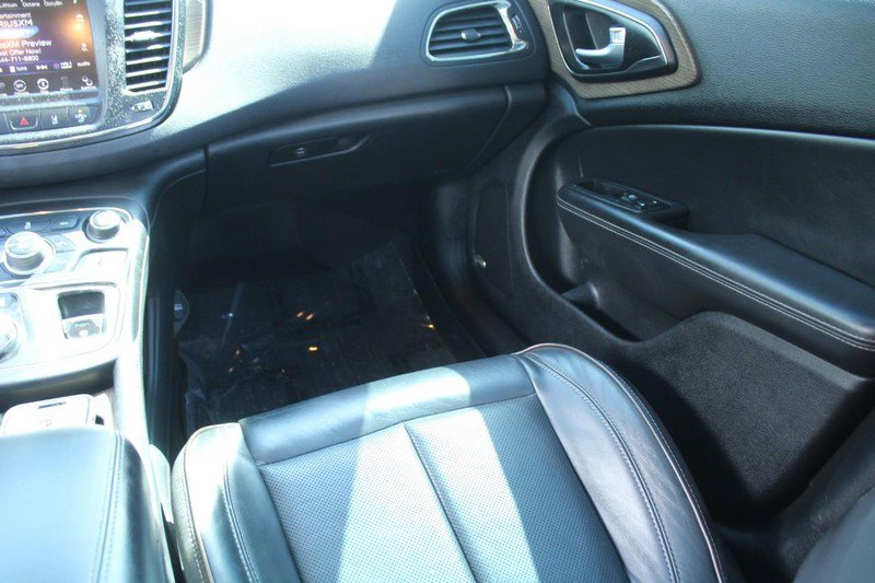 Used 2015 Chrysler 200 C w/ Safetytec Group image 17