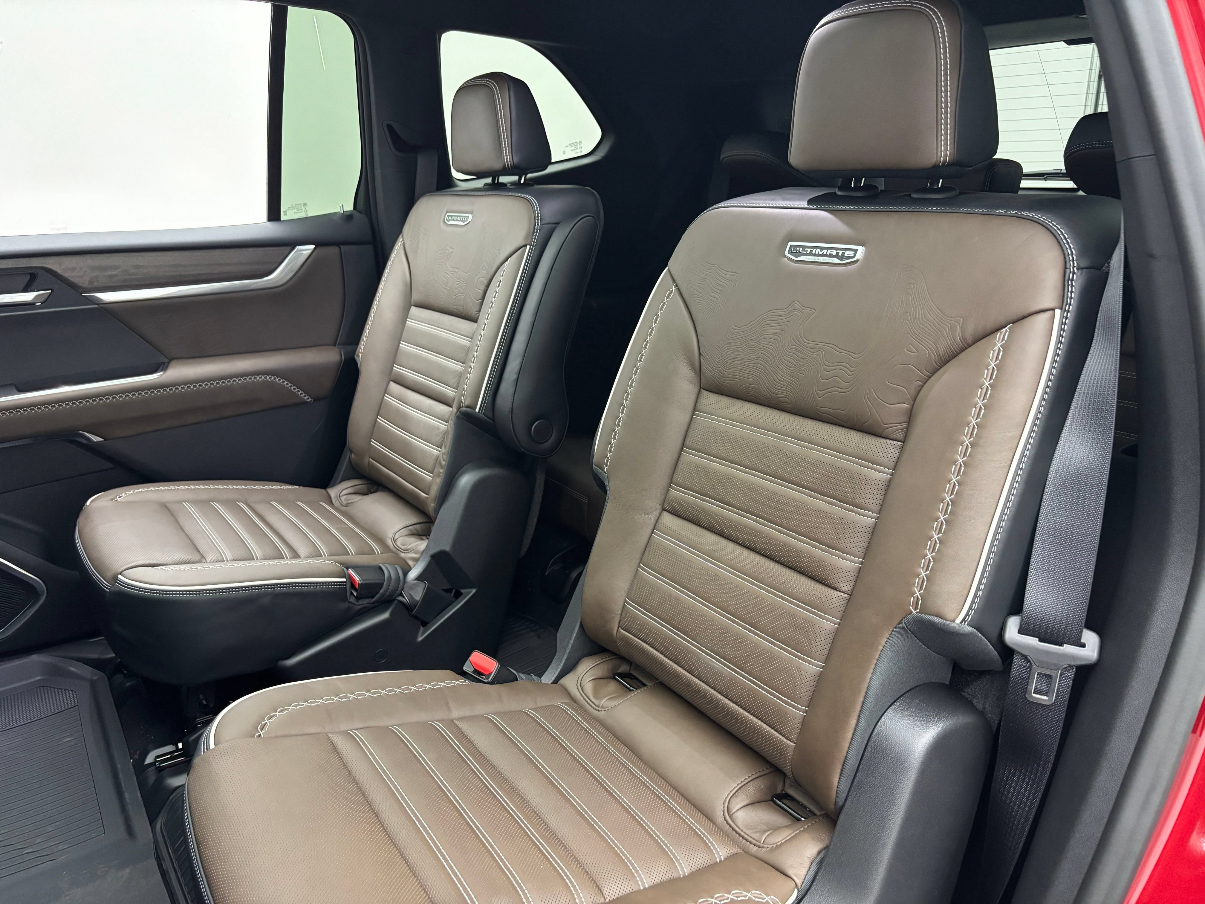 New 2026 GMC Acadia Denali Ultimate w/ LPO, Floor Liner Package AWD/4WD image 48