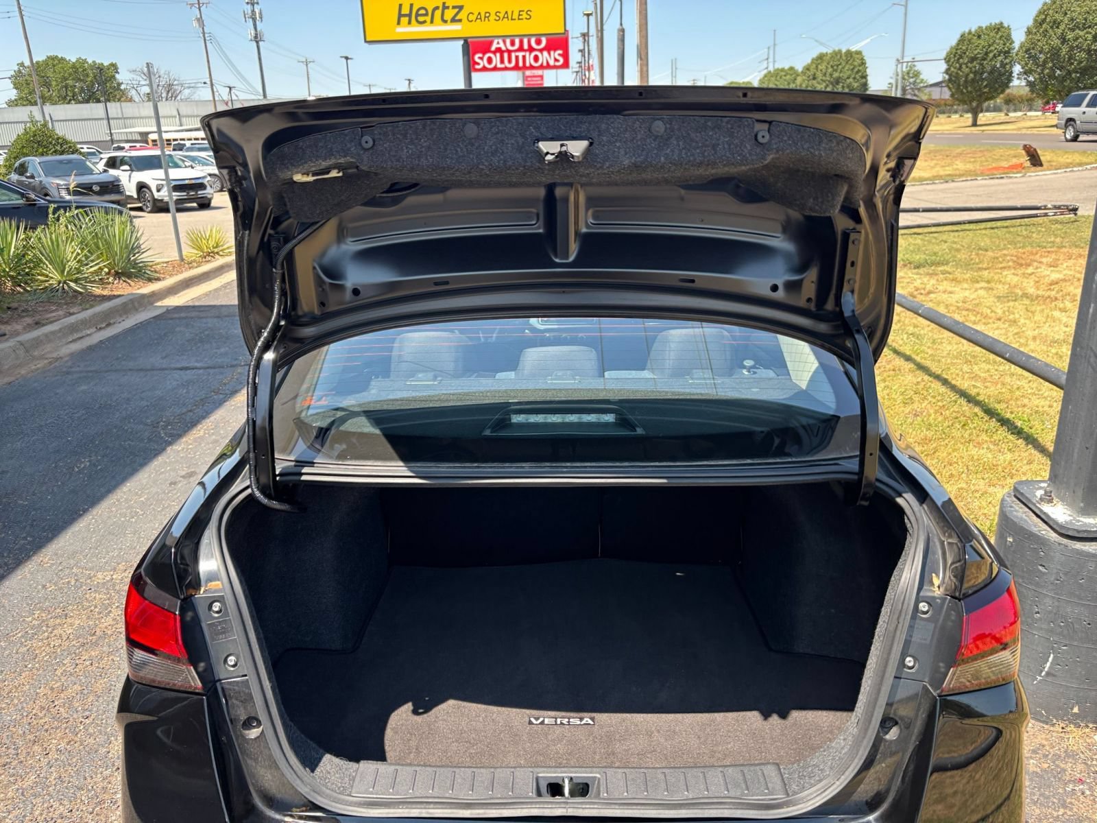 Used 2025 Nissan Versa SV FWD image 24