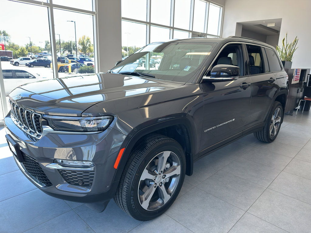 New 2025 Jeep Grand Cherokee Limited image 2