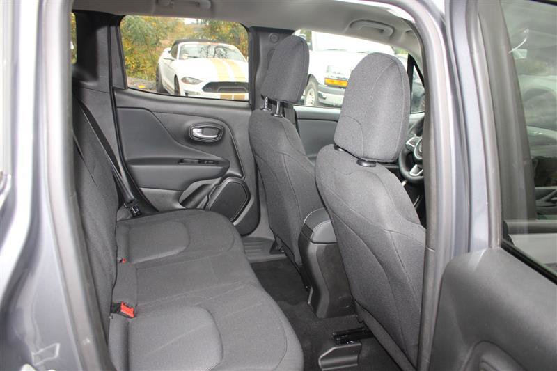 Used 2023 Jeep Renegade Latitude image 14