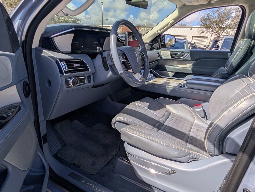Used 2018 Lincoln Navigator Black Label image 12