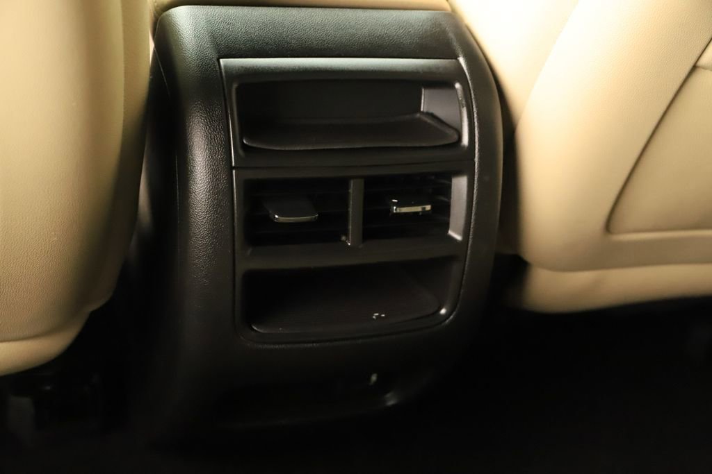 Used 2019 Cadillac XT5 FWD image 37