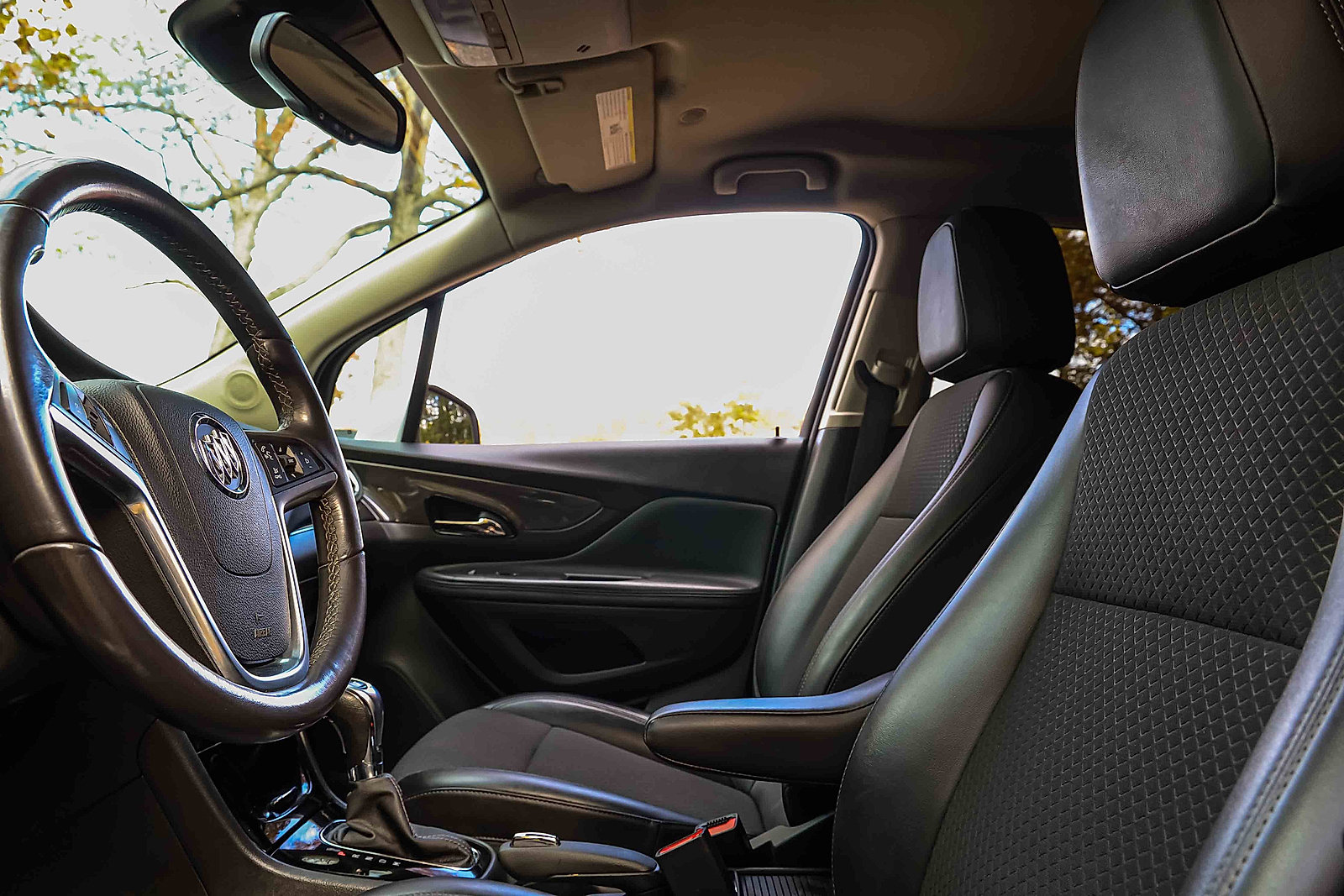 Used 2022 Buick Encore Preferred image 8