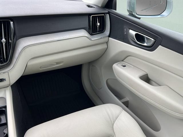 Certified 2023 Volvo XC60 T8 Plus w/ Protection Package Premier AWD/4WD image 16