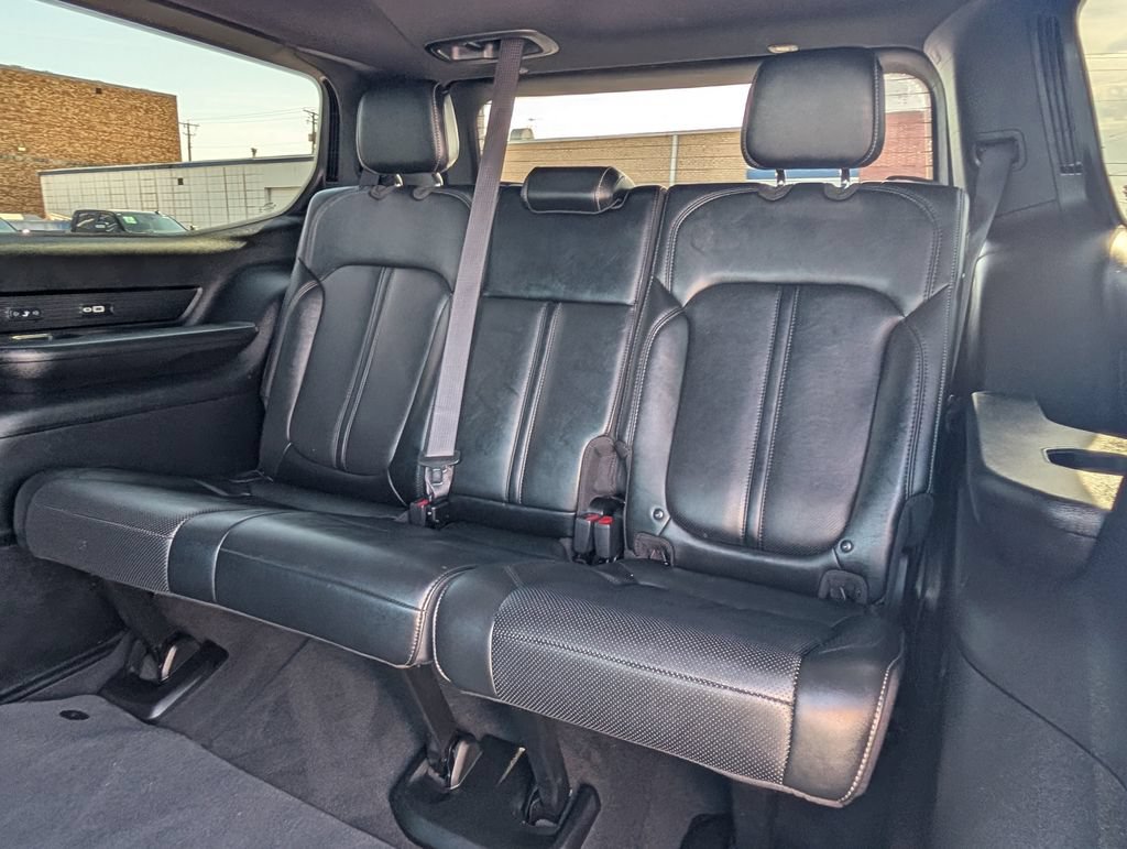 Used 2023 Jeep Wagoneer Series II AWD/4WD image 23