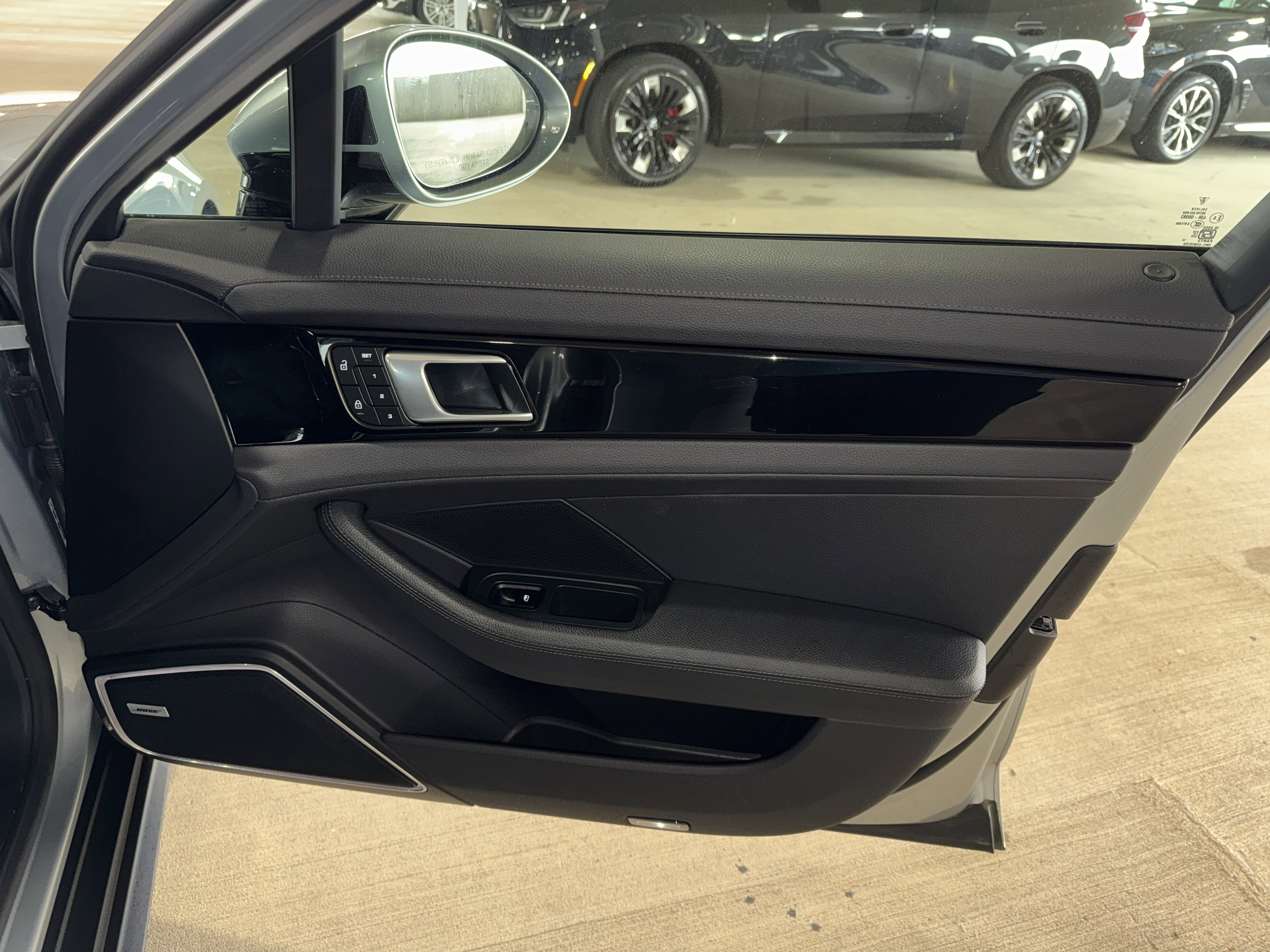 Used 2023 Porsche Panamera image 9