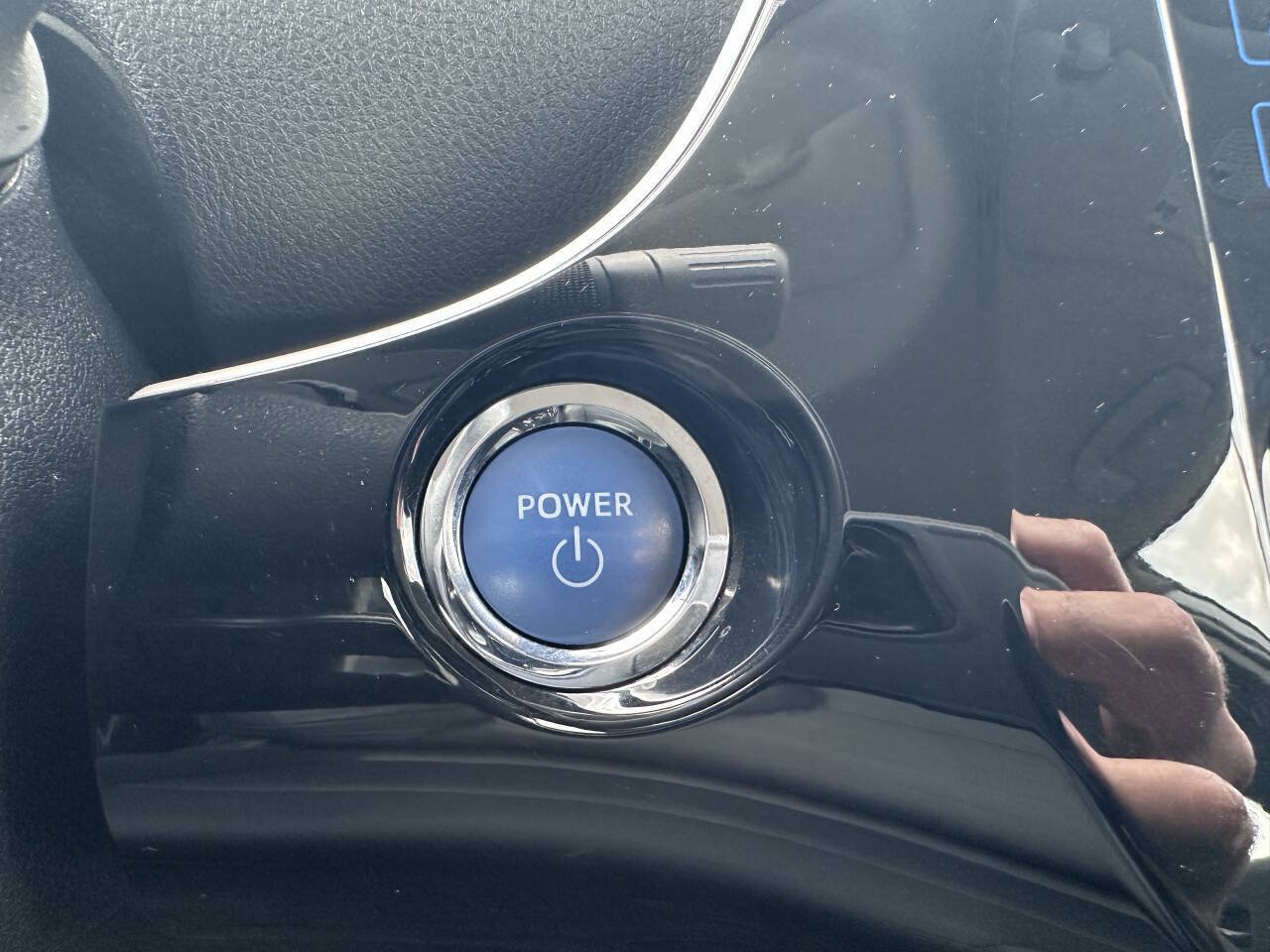 Used 2017 Toyota Prius Three Touring FWD image 18