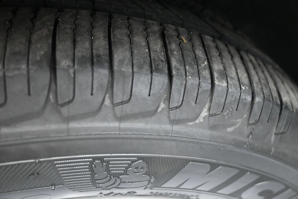 Used 2016 Ford Fusion SE FWD image 27