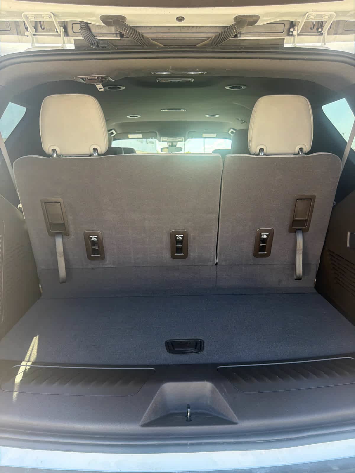 Used 2022 GMC Yukon SLE AWD/4WD image 9