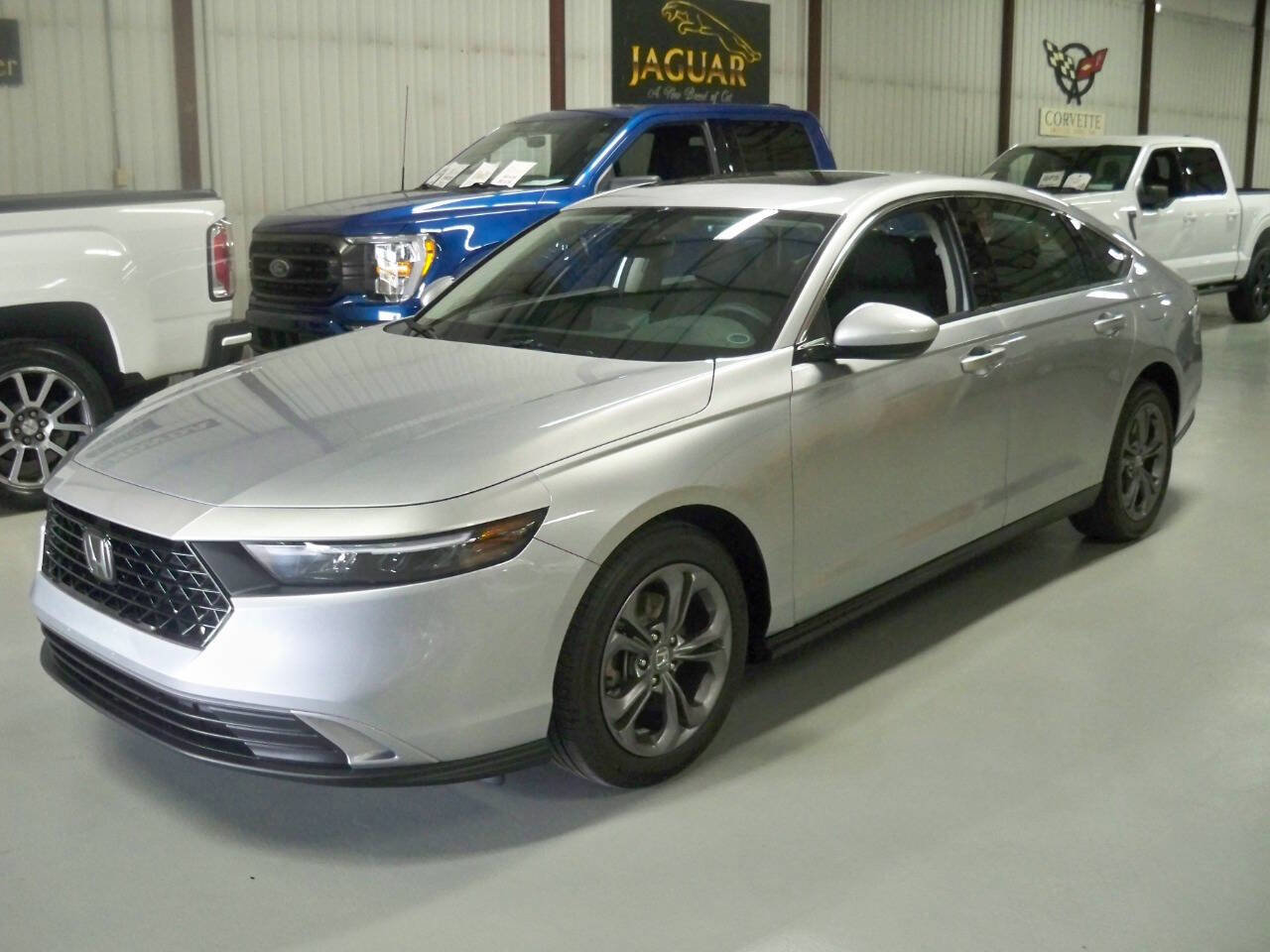 Used 2024 Honda Accord EX image 1