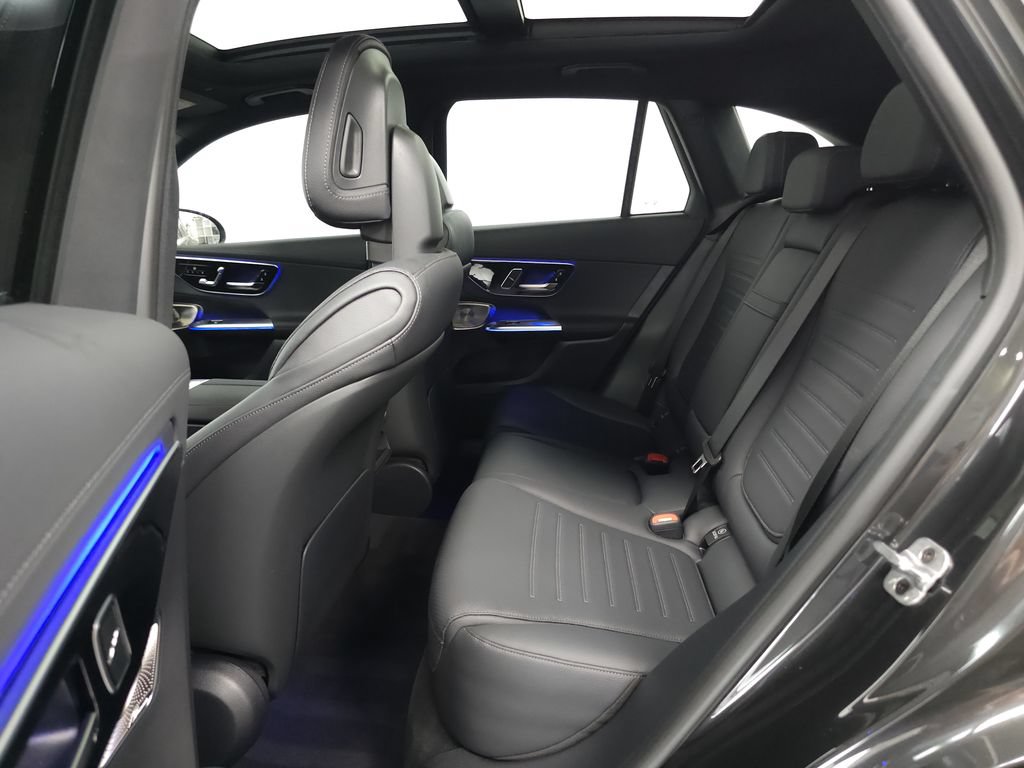 Used 2025 Mercedes-Benz GLC 300 4MATIC w/ AMG Line image 26