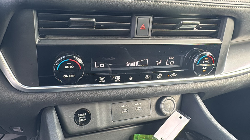 Used 2025 Nissan Rogue SV AWD/4WD image 21