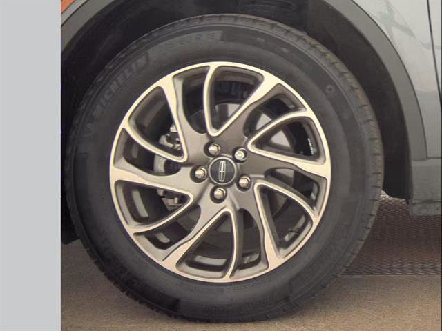 Used 2022 Lincoln Corsair AWD w/ Equipment Group 101A image 6