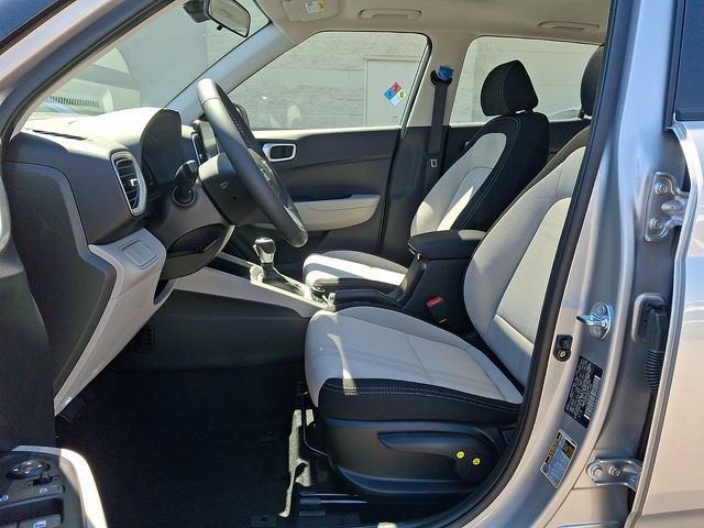 New 2026 Hyundai Venue SEL FWD image 14