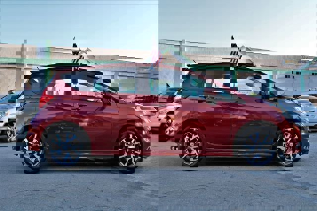 Used 2015 Nissan Versa Note SR w/ SR Tech Package image 6