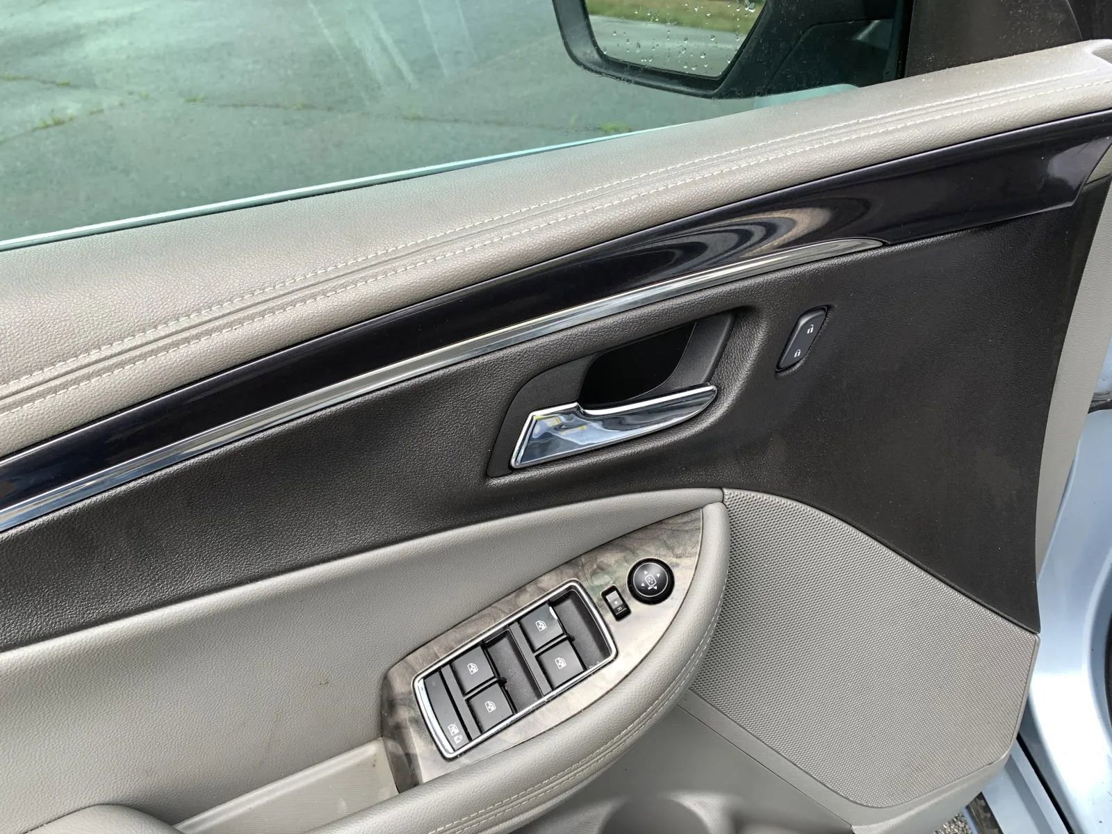 Used 2014 Chevrolet Impala LTZ FWD image 17