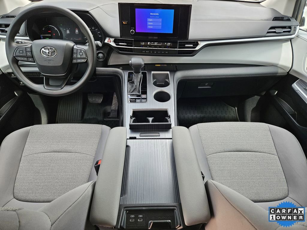 Used 2026 Toyota Sienna LE image 24