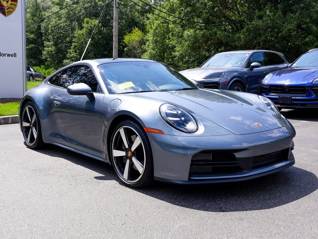 Used 2025 Porsche 911 Carrera RWD image 29